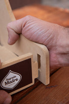 Exhibidor de Madera Encastrable – Sagrada Madre